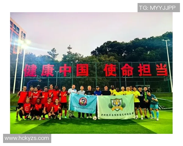 足球明星们的友谊赛场上演另类互动掏鸟趣事引发热议 足球明星们的友谊赛场上演另类互动掏鸟趣事引发热议