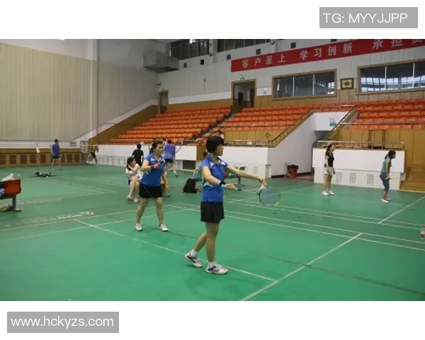 成都羽毛球队在全国羽毛球配合排行榜中荣获第四名的辉煌成就