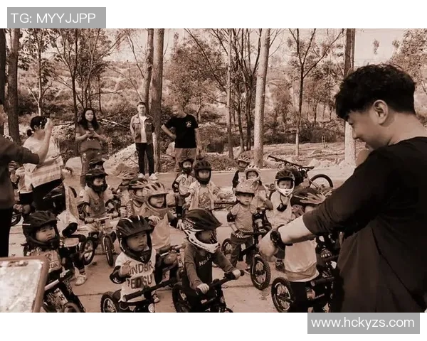 西街的足球明星如何改变了小镇的命运与梦想 西街的足球明星如何改变了小镇的命运与梦想